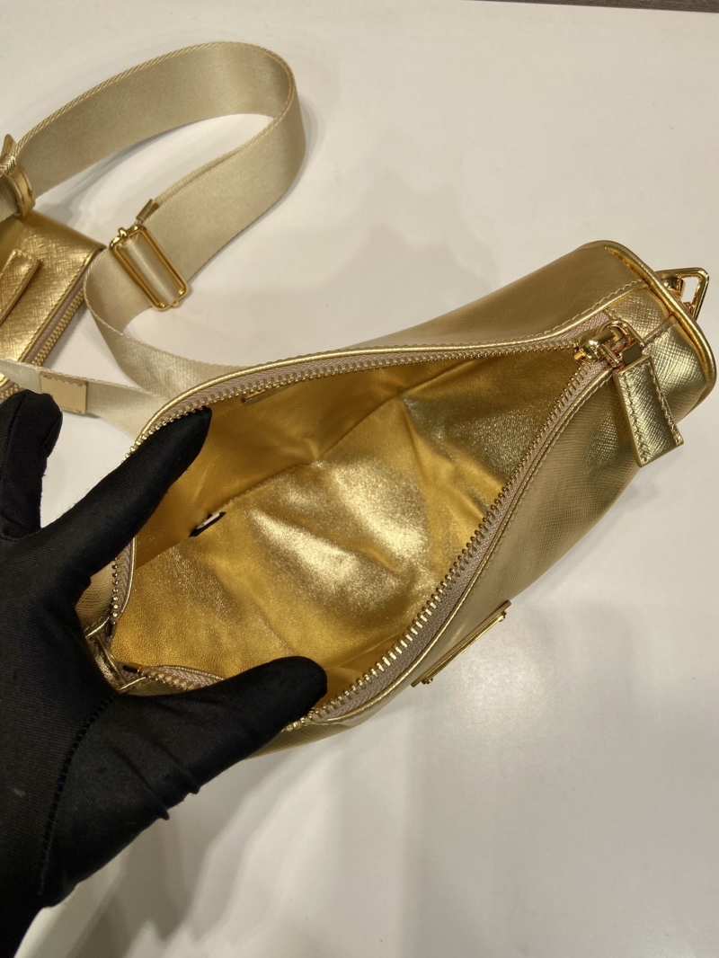Pra*a triangle pouch